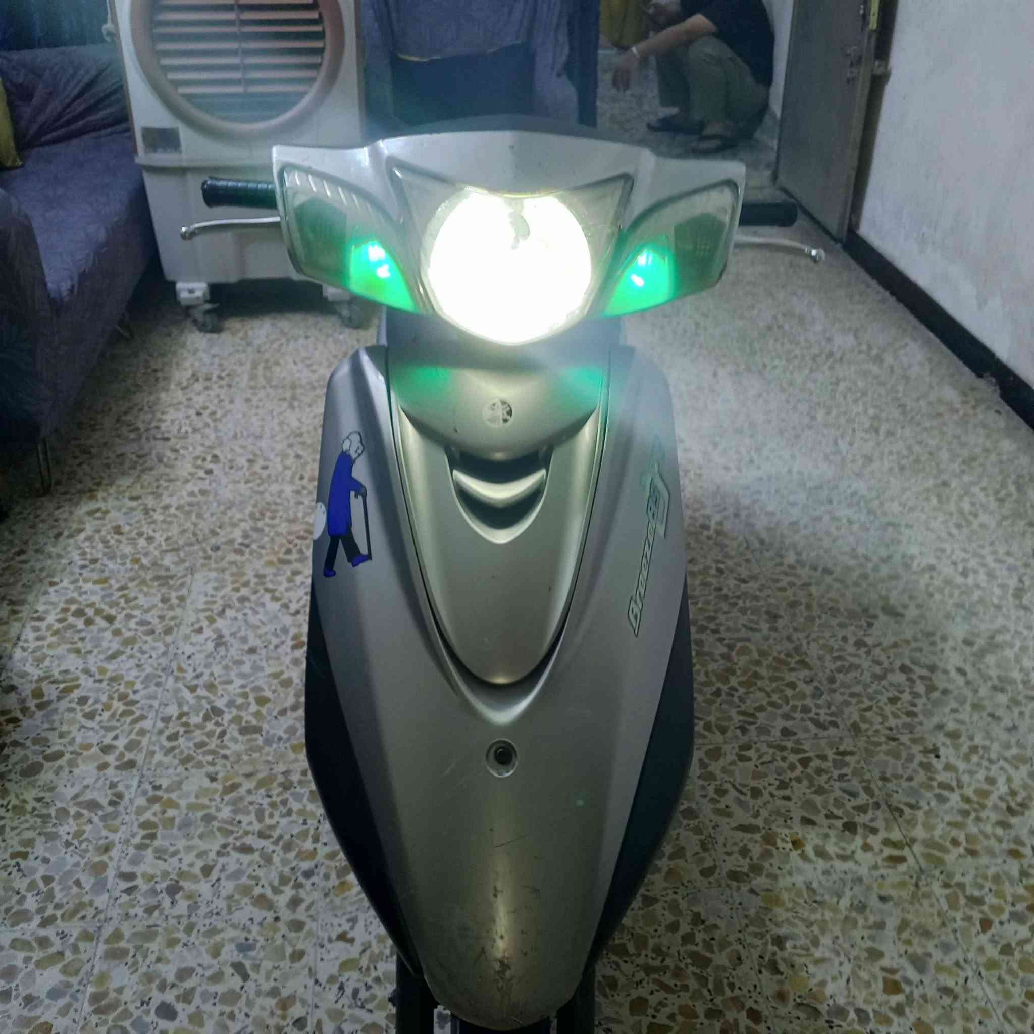 ابريز ببغاء نازل خطين اي نقص ما بيها الدراجه كلها شغاله بلادي ختم واحد السعر 700 بغداد المشتل***********
