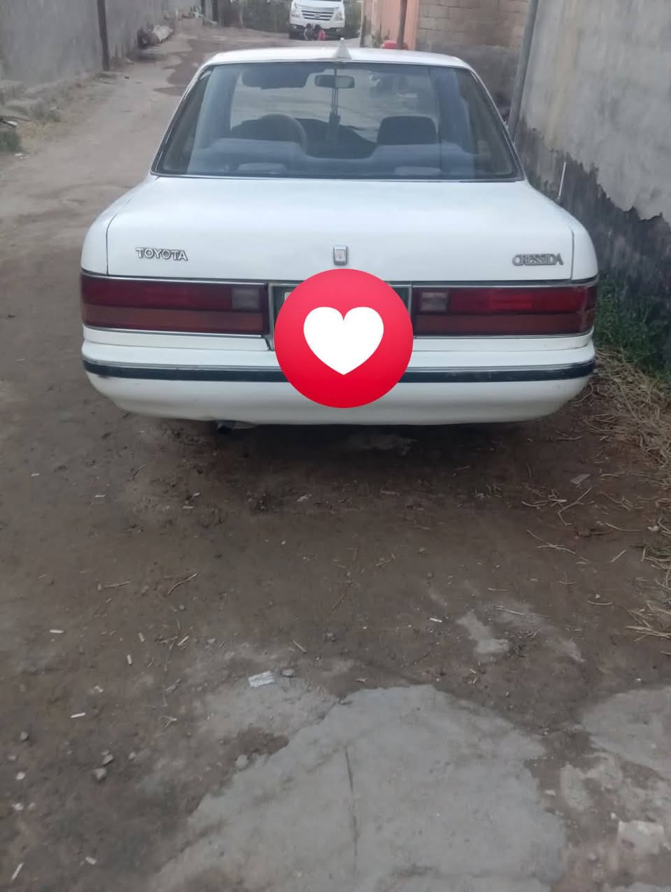 السلام عليكم سياره كرسيدا موديل 1989 للبيع سنويه بسمي مكينه وجني 6 رايدهه 50 وبيه مجال ***********
