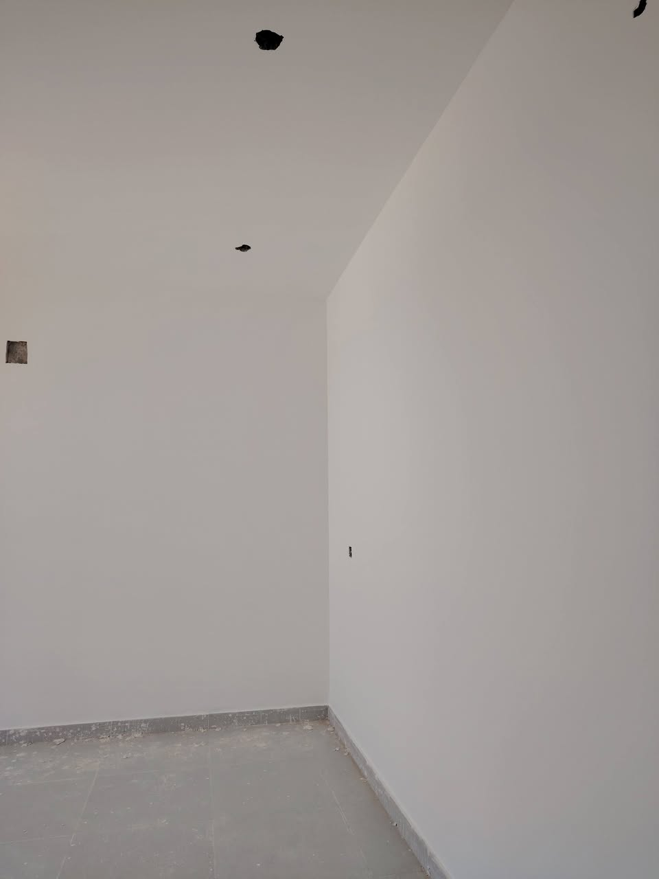 السلام عليكم صبغ كافة انواع الشبابيك والبيوت وكل انواع الديكورات التواصل على  هذا رقم الواتساب   ***********
