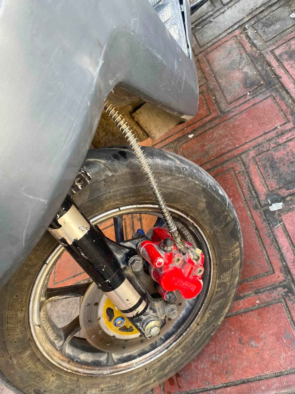 سلام عليكم، للبيع بطة مزوده
1-دسك امامي
2-ويلات رياضي
3- محرك 150cc كامكو 
4-تاير خلفي 120
5- شوته فورزا رياضي
6-صالنصه  رياضي 
7-كلج خلفي رياضي
8-ذيل كاربون فايبر
9-.. دبلين تجي مو تك 
10-وياها كفر رصاصي بلادي بس مو كامل
11-صالنصه كاربون فايبر بس بطيخه 
12- دبل امامي رياضي
السعر اسمعه منك ،مفتوح كور تنضيف ولفات ، كله بلادي المحرك  الرقم***********
