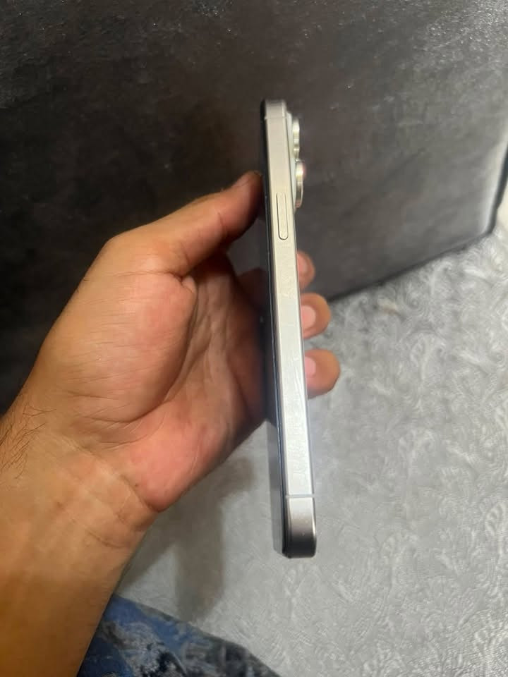 ١٥برو ماكس شرق اوسط بطاريه ٨٥مبدل بي شاشه متوسطه ٣ خيارات حلوه         ٨٥٠.          رقم***********
