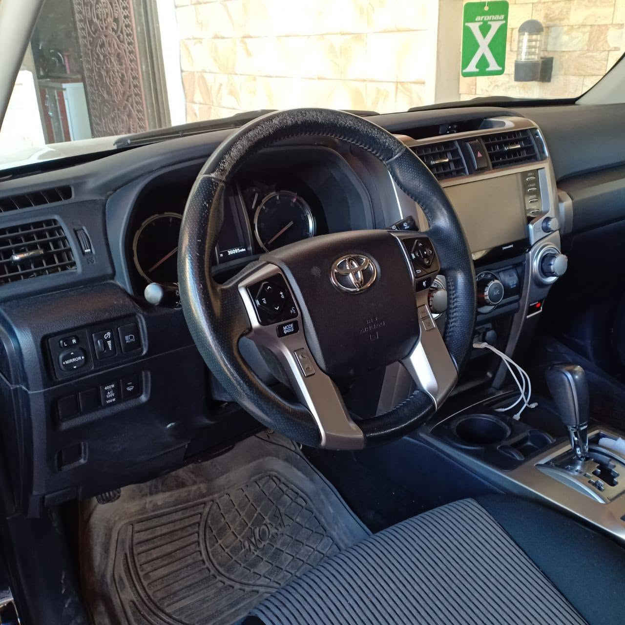 تويوتا فور رنر وارد امريكي  مواصفات S 5 لون اسود موديل 24 تو ويل مرقم بغداد حادث امامي مبدل بنيد فقط ايرباك ستيرن و بردة طاك وراجع سستم السعر 260 وبيه مجال للشراي للاتصال *********** بغداد, العراق
