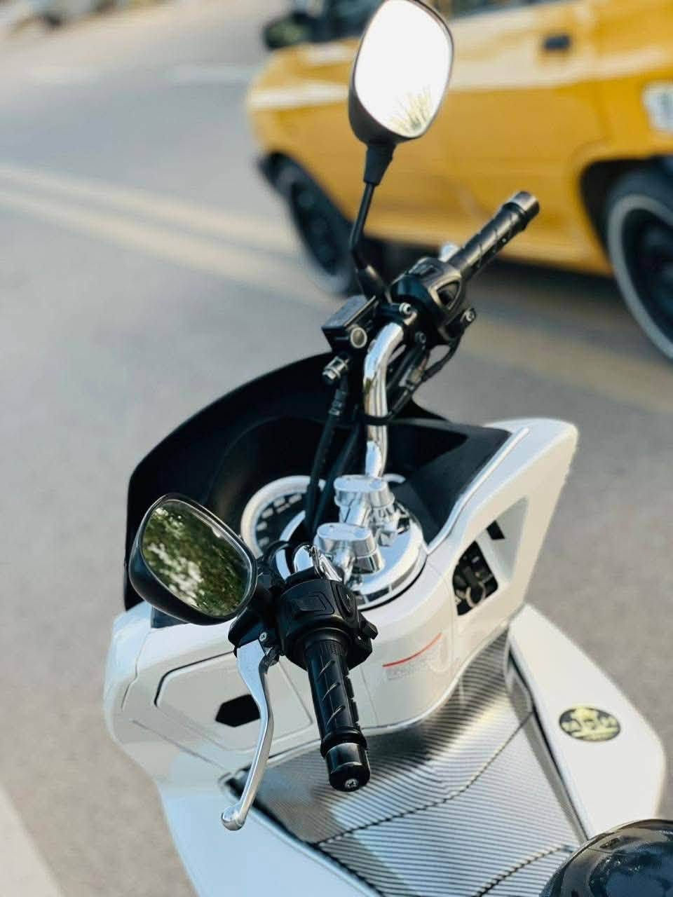 سلام عليكم....
دراجة (PSX) جيل (2) ياباني🇯🇵 رمبة🛵للبيع  ماشية 24
دراجة شلعه معدل كهربائيات كلهه شغاله 
دراجة جديده  بلادية
أي نقص مابيهة
مكينه 125cc
العنوان بابل المسيب
 الرقم 📞 ***********
