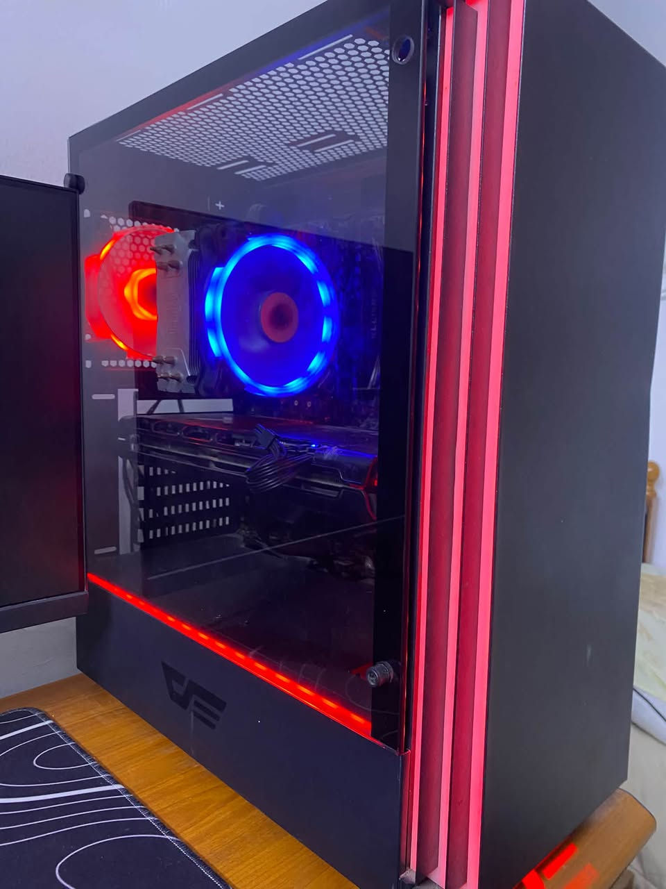 على بركة الله 

Cpu\ i5 10600k 

Gpu\ 3060 12gb 

Ssd\ 240 

Hdd\ 1t

M.b \ h470 wifi asus tuf 

Ram 16 ٢٦٦٦

Pwer \ 700w 

Coler \ rgp هوائي 

كيس ٤ فان ارجيبي

سعر 825 وبي مجال للشراي 

رقم ***********
مكاني بغداد شارع فلسطين 
يوجد توصيل 

محلقات ماوس وكيبورد
