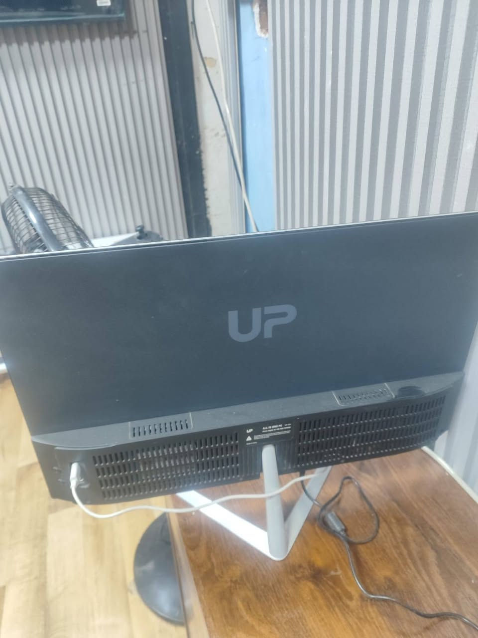 السلام عليكم حاسبة all in one شركة up مواصفاتها موجودة بلصور اني مكلف بلنشر 350 الف وبيها مجال 
*********** رقم راعيها ومكانه بلعلاوي
