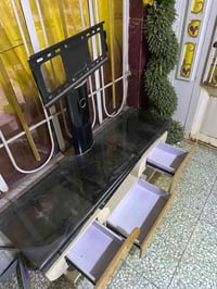 ميز تلفزيون • نضيف