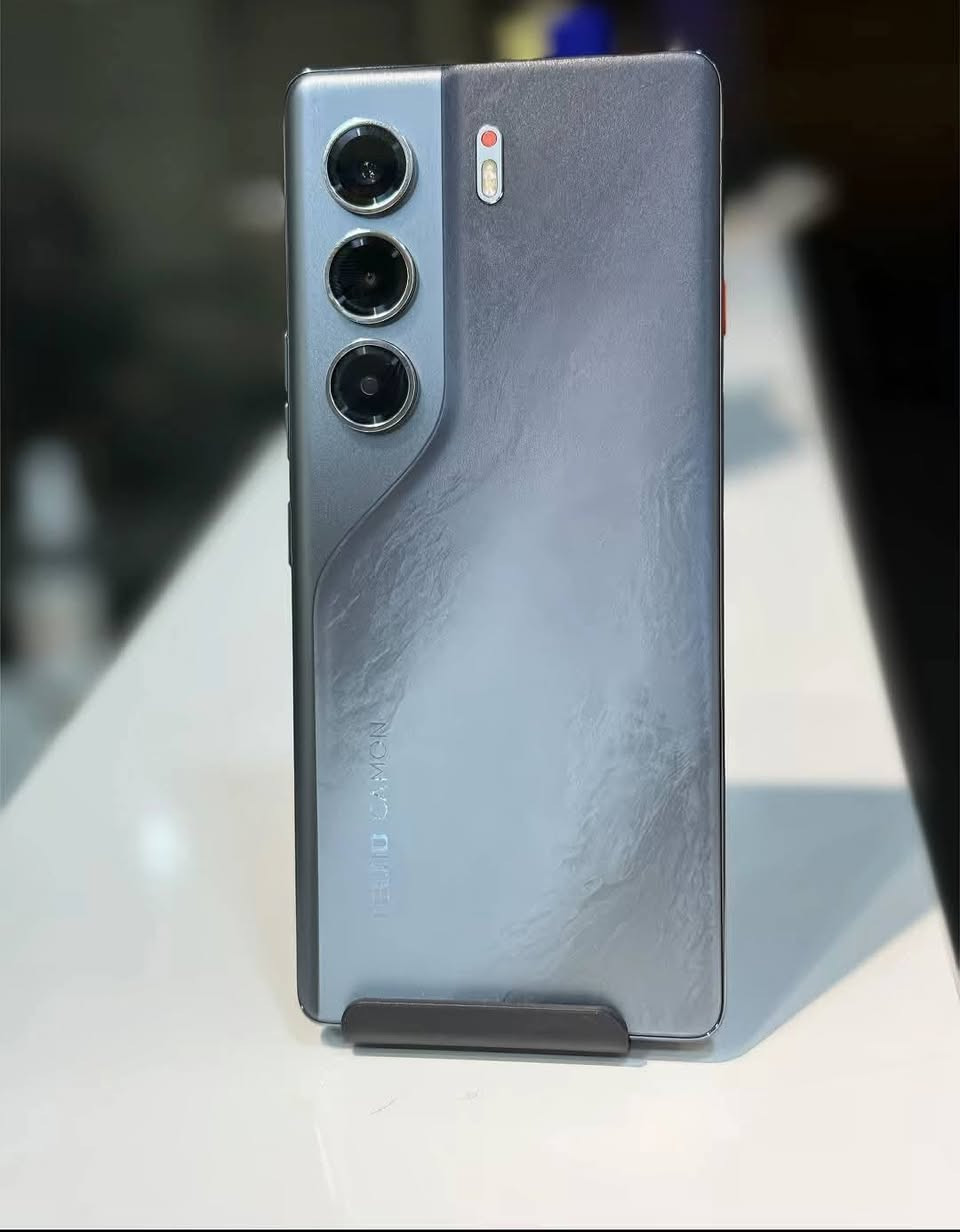 تكنو كامون 40 برو 5G
نضافه /100

ملحقات فقط كرتونه مع كفر ولاصق شاشه 

شاشه 144 hz امولد 

ببجي 90 

ذاكرته 256عشوائيه 8+8

بطاريه 5200 مللي 

جهاز مواصفات حلوه وغني عن التعريف 

السعر 300قفل 
للتواصل ***********متواجد واتساب
