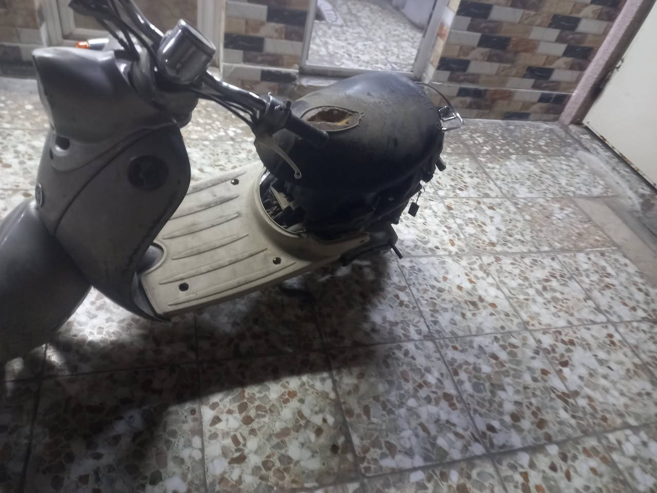 سلام عليكم دراجه كلاسك بلاديه مامفتوحه طافيه متروكه يرادله تنظف تانكي ودير بانزين محركه ناعم سلف شغال أوراقه كامله سعرهة ١٠٠ الف مكاني بغداد العبيدي رقمي ***********
