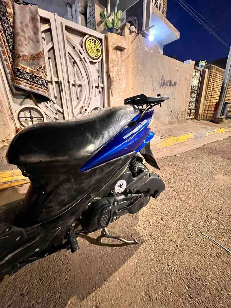 دراجه ادرس حديث ياباني للبيع او مراوس بادرس حديث رمبه وانطي فرق 

مفتوحه مره وحده 
حساس سرقه 
حساس استاند صفح 
قفل جنطه 
قفل استيرن 
سلف هندر 
اشاير خلفي امامي
بك لايت ضوء امامي 
دشبول طوافه بانزين كيلو متر 
بريك امامي 
 
      كلشي بيها شغال 

        مع ويل رياضي كفرات بلاديه 

نواقص بريك خلفي فقط السيم يتبدل لن انكطع 
 
السعر: 750 وبيها مجال للشراي 
الرقم: *********** متوفر واتساب
