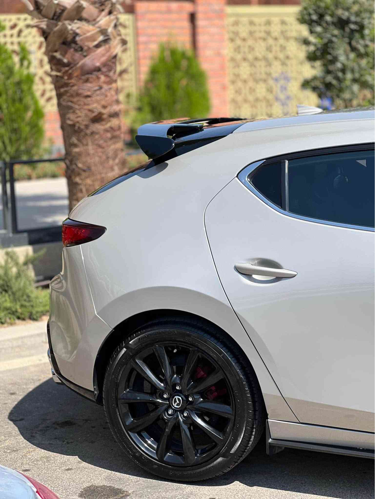 Mazda 3 2023 Premium Plus 2.5 Turbo AWD 152$ 
مازدا ٣ ٢٠٢٣ قەپات مواسەفات و ڕەنگی پلاتینیۆم 
مەکینە 2.5 تۆڕبۆ و دەبڵ ئەکسل ٤٧ هەزار کم ڕۆیشتووە کامل سێرڤس کراوە 
شووتە و داونپایپ و کامل صاڵۆنصای مارکەی CorkSport (CS) ئەمەریکی لەسەرە نرخی سەرو ١٥٠٠$  
لایت ئەڵقە و بەگلایت ٤ ئەڵقە 
مواسەفات (سڵاید-داتاشۆ-کوشن جلد و هیتەر و کوشن خەزن- سوکان هیتەر - ١٢ مکەبەرەی Bose - ڕادار و خەتی جادە -دوگمەی سپۆڕت و پادڵ شەفت- apple Carplay)
جوانکاری (ئاوێنە باتمان و باڵی سپۆرت - گاعی قاڵب) 
٢ پارچەی بۆیاخە بێ ناوگرتن کامل سێتی ڕادێتەری بیلادی 
گێڕ و مەکینەی بەشەرت نەکراوەتەوە بێ مەسرەفە 
تەحویل و وەکالەت بەشەرت سەنەوی تا کۆتای ٢٠٣٠ تازەیە 
نرخ: ١٥٢$ و کەمێک معامەلە 
سەیارەی مەعرەز نیە 
سلێمانی ناوشار *********** السليمانية, العراق
