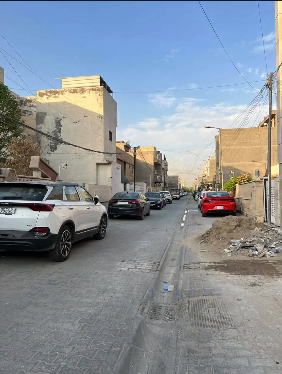 عقار للبيع الغدير قرب ساحه ميسلون محله 706 المساحه 216 متر واجه 12 متر الاستفسار ***********
