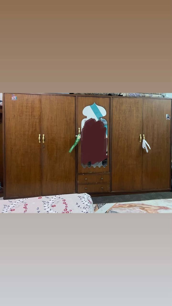سلام عليكم غرفه نوم للبيع خشب عراقي اصلي سعره مناسب جدا جدا للاستفسار على هذا الرقم ***********
