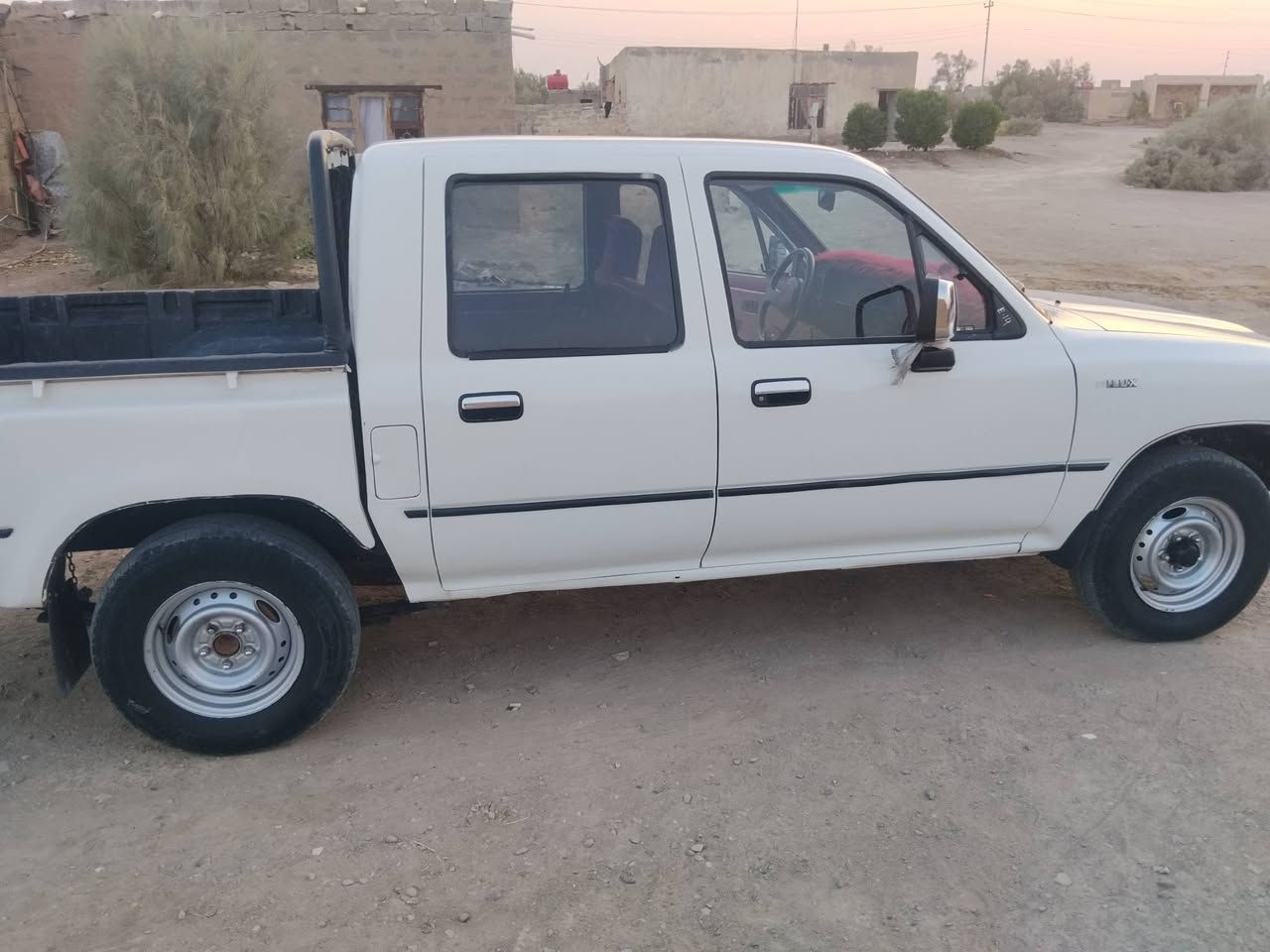 سلام عليكم بيكم البيع مديل 90رقم واسط اصفر السعر 45اوبيه مجال شغال كلشي بيه ماعده تبريد محرك نظيف ***********
