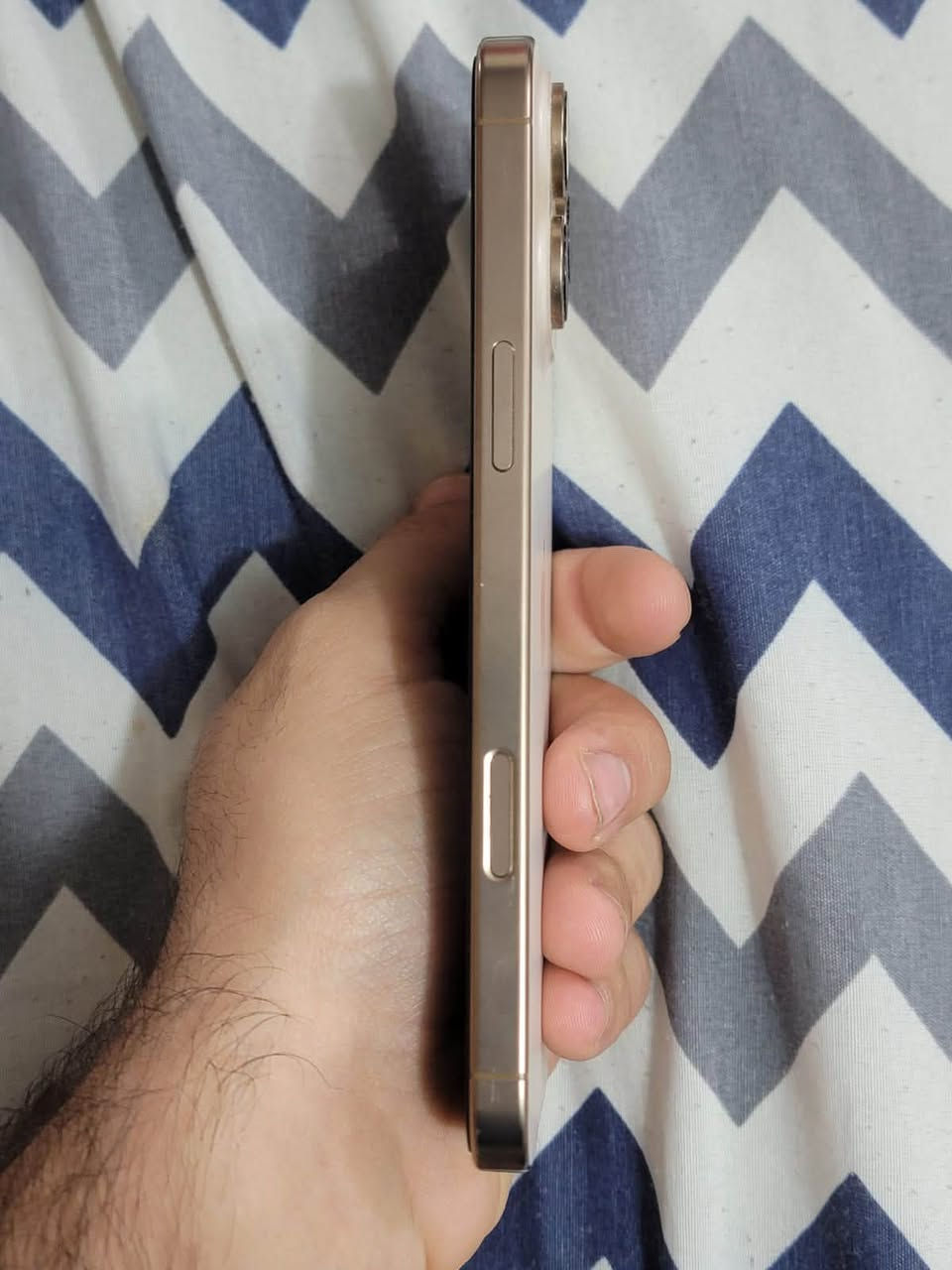 السلام عليكم ايفون 16 برو ماكس ذاكرة 256 عربي شرق اوسط بطارية 84 الجهاز ضمان ماستر كارتونتة موجودة وكالة ممفتوح ولا مبدل بي ايشي كولش نضيف الجهاز 
شرط الفحص على الحاسبة بي فقط طخة بسيطة فوك بالشاصي تحطلة كفر متبين 
السعر مليون و 100 و بي مجال بسيط
***********
