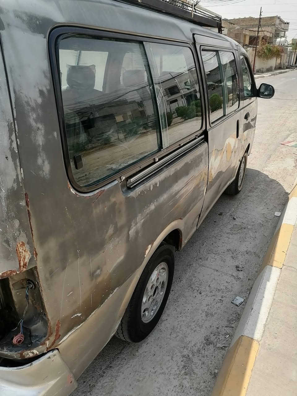 اخوان السلام عليكم
بريجو سياحي موديل ٢٠٠١ رقم بغداد 
السياره متروكه ينرادلها ترتيب
مكينه بيها تبخير و اكسل بي ونه و الباقي تجي و شوفة عينك مكانها الفلوجة سعرها ٦٥ و بي مجال
*********** بي واتس آب
