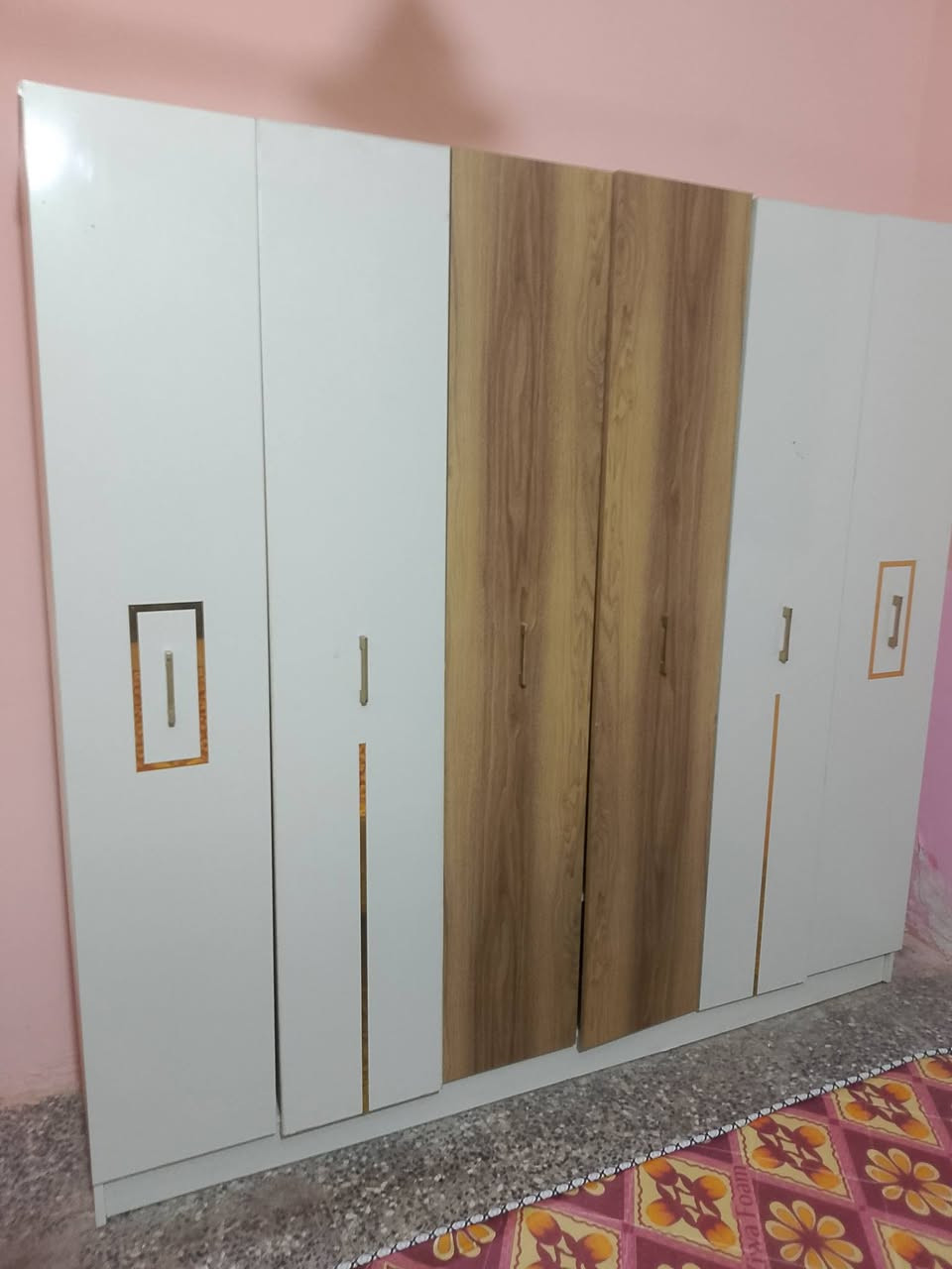 سلام عليكم غرفه نوم للبيع السعر 350 الرقم ***********
