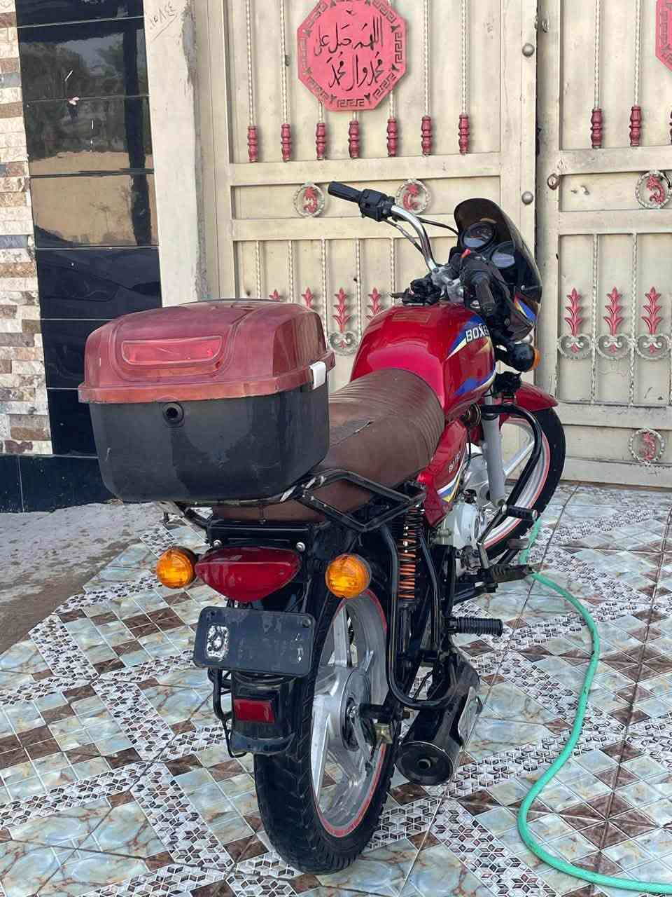 السلام عليكم دراجه بوكسر ٢٠١٨ دراجه محركهه مجفت بلاد شلعتهه حلوه دراحه كامله سلف شغال مناقصهه شي اورق سحب سعر ٦٠٠ بيهه مجال لطيبين مكاني ديالئ ابو صيدا  تواصل رقم فقط او واتساب ***********
