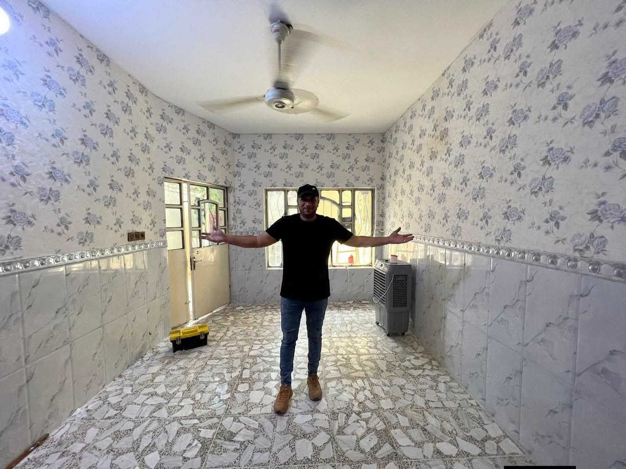السلام عليكم
اعمالي ورق جدران
سعر متر مربع كرسته وعمل 6الاف💸💸💸💸
ظمان 5سنوات صيانه 👷👷👷👷
مانع ال حشرات و بكتيريا
ضد تعفن 
اي استفسار اتصل وتدلل علينا يوجد واتساب،📞📞📞📞
***********
