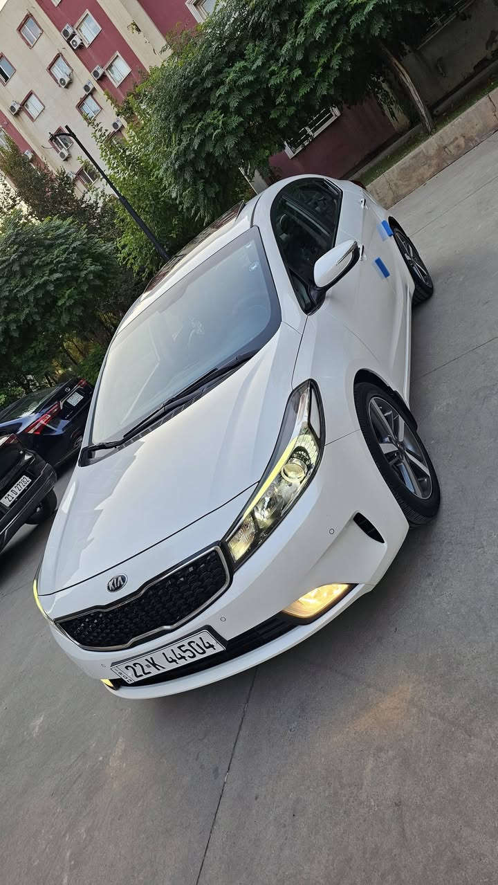 ﷽
سيراتو 2017 خليجي
فول مواصفات 1/1 VIP 
مكينه دوش DOHC 2000 گير ومكينه مكفولات برغي ما مفتوح بشرط الفضل لله ماشيه فقط 70 الف كيلومتر 
السياره نظيفه جداً بيها بارد اباب السايق وصبغ نص الباب خلف السايق باقي السياره بدون صبغ حته الدعاميات والسونار بالمنشور
مواصفاتها
فتحة سقف سلايد/ بصمة تشغيل وابواب وصندوق/ كشنات جلد بلادي كشن السايق كهربآئي/ تدفئه وتبريد بالكشنات والكشنات الخلفيه تدفئه/ وضعيتين خزن ميموري/ فول تحكمات ستيرن/ تدفئه بالستيرن/ اشاير بالمري مرايات اوتو شفط / رادارات ومانع اصطدام ونقطه عمياء بالمرايات/ گير اوتوماتيك وعادي وشفتات تحكم گير بالستيرن/ تبريد مركزي قطعتين/ ثلاجه بالچكمجه/ شاشه لمس وكامره خلفيه بلاديات وكيچات الكتروني/ انارة ترحيب باليدات والمرايات/ حساسات امامي خلفي/ لد حاجب امامي نهاري لايتات زنون عدسات متحركه بروجكترات اماميه بگ لايت خلفي لد شمعه/ الصندوگ يفتح تلقآئي عند الاقتراب/ 5 ويل كب حجم 17 بريك 4 دسكات/ مانع انزلاق ونظام ABS وانظمة قياده ايكو ونورمال وسبورت وكروس تحديد سرعه ...
تخم تايرات جديد حداديتها وتفاصيلها مال زيرو (بصمتين الشركه والكتلوكات والعده) البلاديات وياها 
رقم اربيل الدولي الجديد هزه وبراد جديدات سنويه جديده الى2028 باسمي تحويل مباشر بنفس اليوم
مكان السياره بالسليمانيه امام الفاملي مول
السعر 152$ ومجال جداً بسيط حگ الجيه فقط
الشراي يتصل على الرقم ***********
