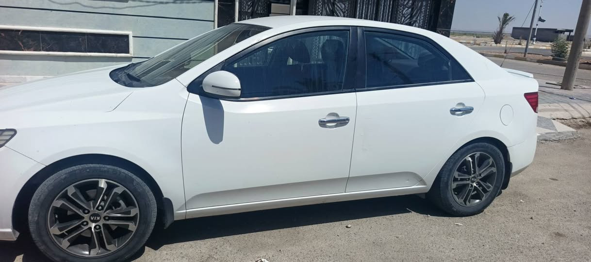 سيراتو ١١ كلشي موضح بالصور السعر ١٠٥ بيها مجال العنوان ديالى مندلي ***********
