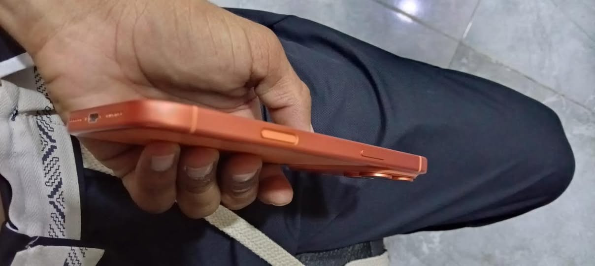 17pro max للبيع
تليفون ولا زلق ولا شخط كلش تضيف اذا لكيت بي شخط واحد خسارلك الي تريدة 

شرق اوسط كامل ملحقات 

مكاني بغداد حي الخضراء شارع البصرة قرب جسر الغزاليه 

السعر 1700 قفل قفل لأن عارضه بسعر مناسب 

***********
