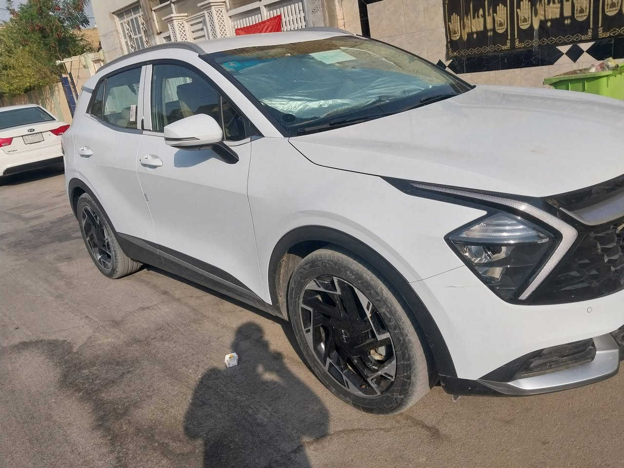 كيا سبورتج خليجي موديل ٢٤
ماشيه ٢٧ الف اخت الزيرو 
قماره حديد 
بصمه أبواب بصمه تشغيل 
محرك ٢٠٠٠ دوش 
كفاله عامه من الضربه والصبغ والتبديل والفتح والبارد  كفاله حته الدعاميات  خاليه من الطخات والخدوش 
تبريد قطعتين 
رقم بغداد دولي سنويه جديده  بسمي 
مكانها ذي قار 
***********
