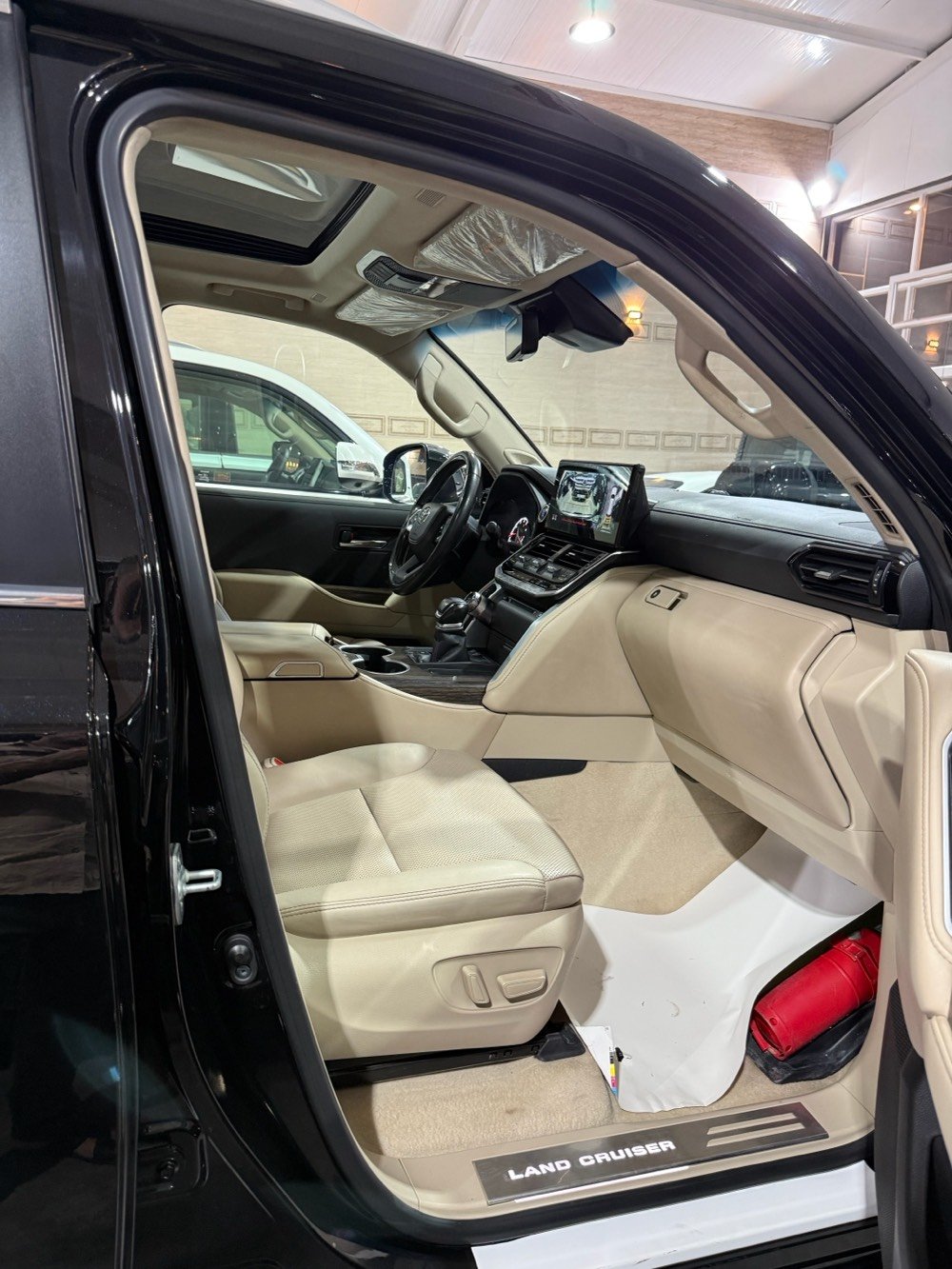 * لاندكروزر  vx لمتد 2023 بغداد مغلفه ppf
* ⁠سعد العبيدي (***********)
* ⁠جعفر (***********)
* ⁠السعر (66.500 $) مغلفه ppf
* ⁠الفئة:  LIMTED  /  VX تنفس طبيعي
* ⁠داخل جلد بيجي اصلي 
* محرك 6 سلند (4000 cc) 
* ⁠العداد (29750) رقم بغداد 
* ⁠رادار امامي - رادار خلفي - رادار جانبي (نقطة عمياء) 
* ⁠تحديد مسار قيادة ذاتية 
* ⁠شاحن وايرليس امامي 
* ⁠هاندبريك بصمة لايت اوتو 
* ⁠ماوس تغير وضعيات القيادة 
* ⁠بصمة تشغيل بصمات ابواب عدد (5).
* ⁠سماعات تويتر (JpL) شاشة دجتل
* ⁠شاشة كبيرة اصلية 
* ⁠شاشات خلفية عدد (2) 
* ⁠4 كامرات (360 درجة) اصلية 
* ⁠فتحة سقف (سلايت) لايت ثلاث عدسات
* ⁠الكراسي الامامية كهرباء 
* ⁠كراسي الامامية تبريد تدفئة 
* ⁠مقاعد (7) راكب  فور ويل (4*4)
* ⁠ثلاجة وسطية جنطة كهرباء  
* ⁠داخل صاج تشغيل عن بعد
* ⁠علامة لاندكروز الضوئية بالابواب
* حساس امامي خلفي مري طي كهرباء مري جانبية نيكل 
* ⁠قبضات ابواب نيكب ترايش ابواب نيكل 
* السعر  (65.500 $) رقم بغداد كامل
* العنوان :- بغداد النهضة الشآرع الثآني  معرض الناجي سعد العبيدي 
* ⁠للاستفسار هـ(***********) (***********)