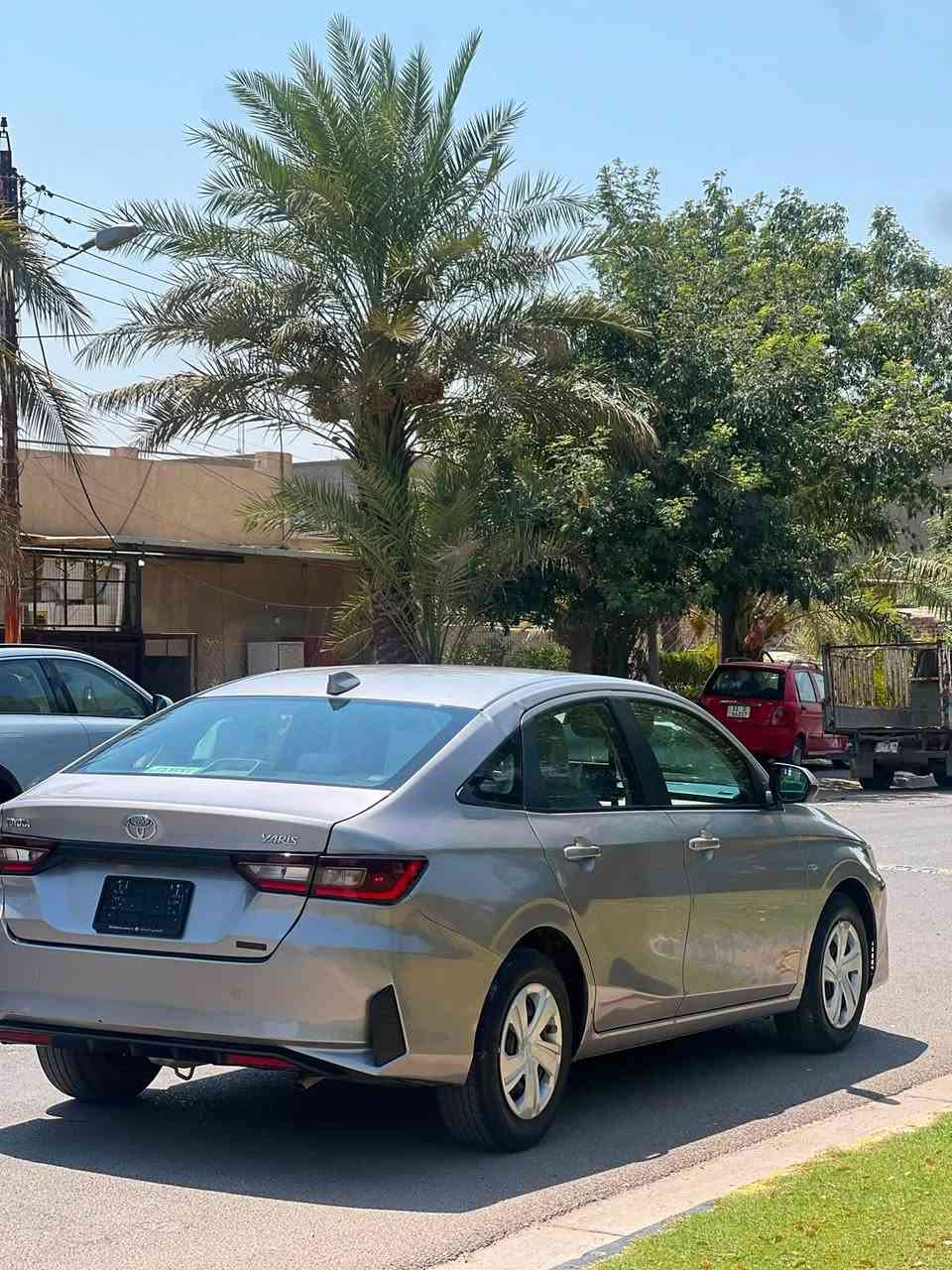 تويوتا يارس 2023
بدون رقم منفسيت باسمي 
‎وارد خليجي 
‎المواصفات : شاشة كبيره
‎لايت زنون 
‎لايت LED نهاري
‎  تحكمات ستيرن
‎داخل اسود وبيجي
‎نظام ECO✅️
‎صندوق بصمة 
‎اشاير جانبية 
‎شريط لد خلفي. 
‎محرك 1600 
‎ماشية 55 الف KM
‎وباقي مواصفات اليارس المعروفة. 
‎بيه صبغ جاملغ خلفي وشويه من الباب 
مكان السياره بغداد حي الجامعه 
السعر 115 وبيه مجال 
☎️ ***********
