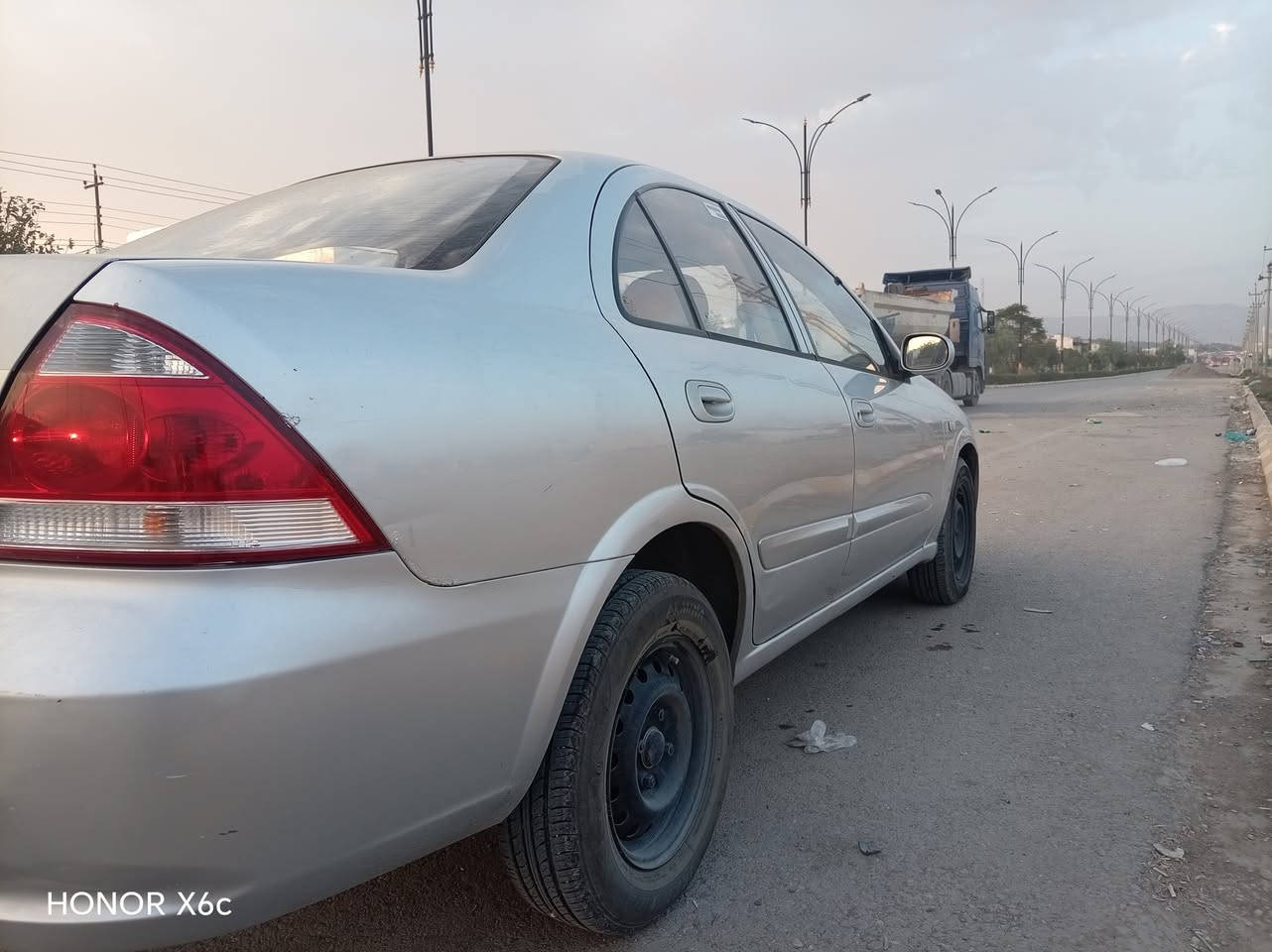 نيسان صني • ٢٠١٠ • ٢٠٠ الف كم
