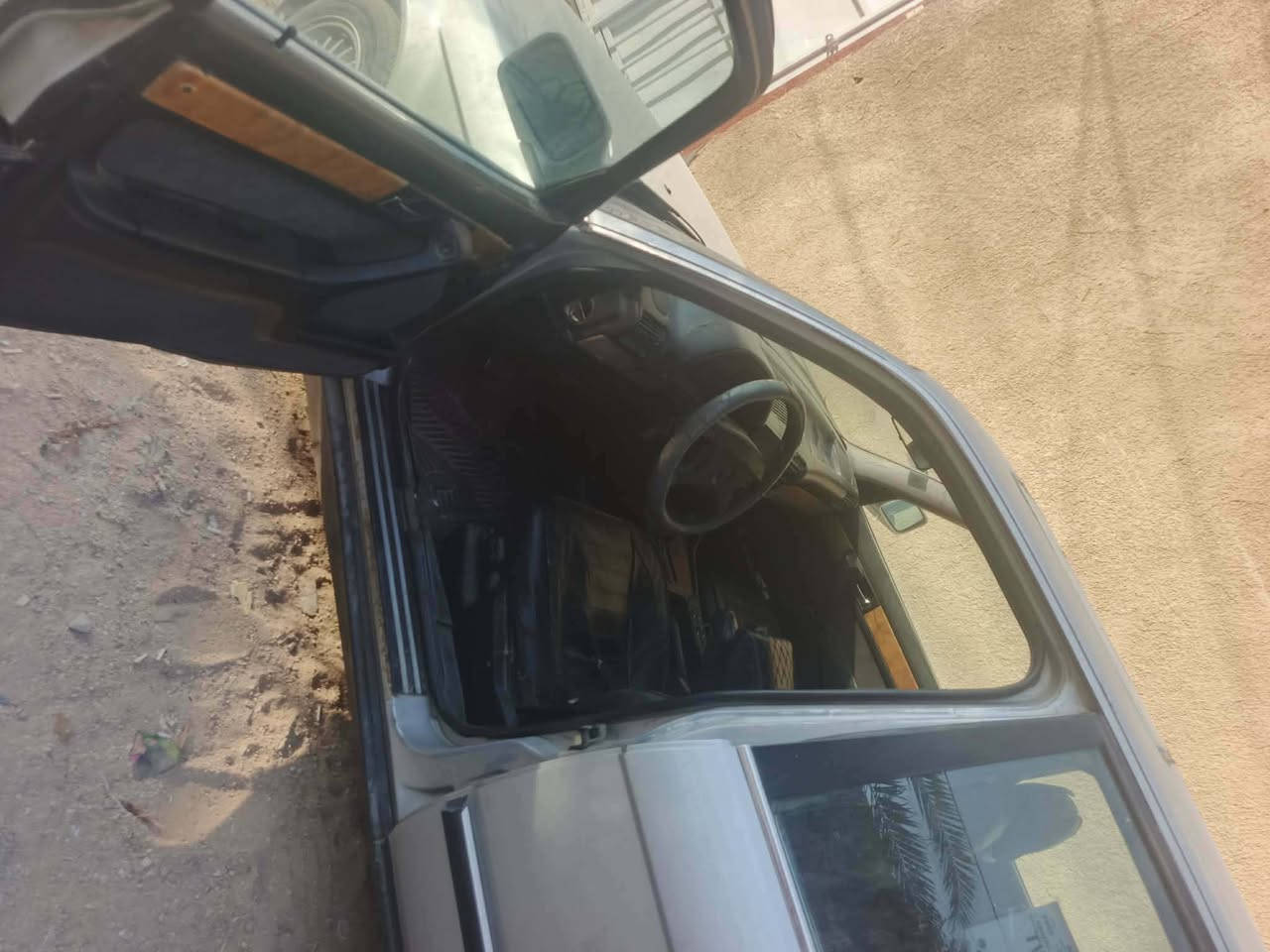 السلام عليكم بي ام 730 موديل 92 سياره حداديه كير مكينه خير من الله نواقص الشيء قليل السعر السعر 35 وبيها مجال هذا رقمه ***********
