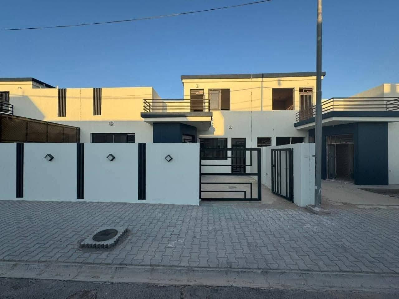 دارللبيع مساحه200مميزجاهزللسكن مجمع النخيل واصل57
***********
