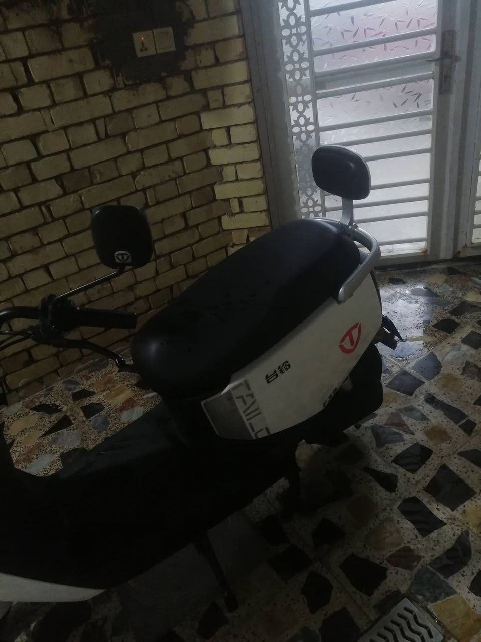 سلام عليكم دراجه شحن طالج F39 للبيع دراجه ما صاللها شهر من طلعت من المعرض دراجه 6 بطاريات تمشيك 50 كيلو الجديده مليون وميتين وخمسين اني رايده مليون وميه وخمسين المكان كربلاء القادسيه حي المجتبى للتواصل *********** المو شراي لليراسل

