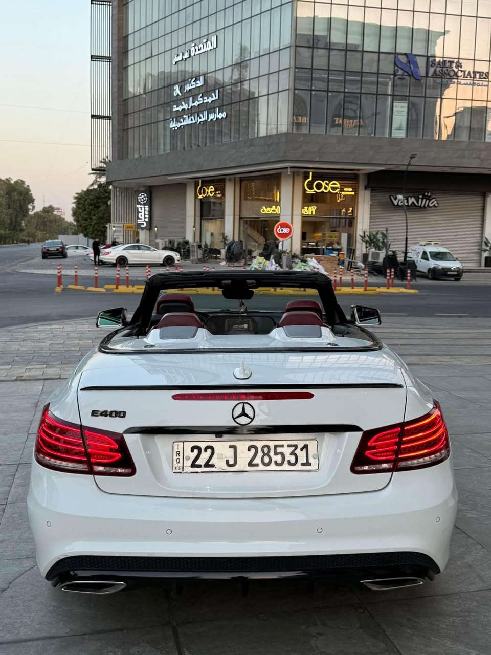 السلام عليكم للبيع 
Mercedes E400 2017 Convertible
السيارة اعلى مواصفات 
كشف وداخل احمر ومساج وتدفئه تبريد كشنات
رادار وتحديد مسار ومانع تصادم وحساسات وكامرات 5 360 درجة
شفتات ستيرن + ستيرن كهرباء وكشنات كهرباء وتچوات كهرباء 
قطعتين تبريد وسستم سماعات هارمن كاردن 
لايتات داينمك led فوول اعلى مواصفات بال400
السيارة محرك v6 twin turbo 3.0 صاروخ وتو ويل مو فورماتك 
السيارة بوضع الشركة كلشي بيها بلاد محرك كير مامفتوح برغي سيرفس كامل تخم ويل amg اصلي وتخم تاير جدد بدون اي نقص وجديدة جداً ماشيه 95 الف كيلو متر 
حادثها جاملغ وربع بنيد ايرباك ستيرن فقط
رقم اربيل وياها باج تظليل 80‎%‎ سنوية وهزة جدد 
سعر السيارة بالنسبه الخواتها بلاش وبالعافية ع ياخذها 17800$ بيها مجال بسيط جداً ترهم مراوس حسب القناعة او بيع مكاني بغداد *********** بغداد, العراق
