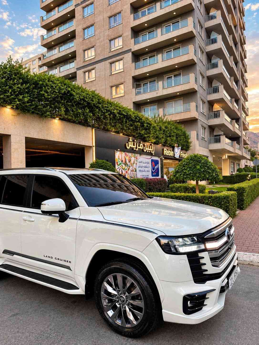 TOYOTA Land cruiser 2024 Limetd
‏48,000 KM📦
🔻ارخص سعر بكل العراق  سعر  668$
        GX.R  ليمتدت
*********** ☎️
‏‎سنة ال‎ضمان شركة SAS
كل غراض بلادي موجود
٥ كاميرا 
ماشييه 48 الف  كم 
‏‎المواصفات :
- محرك 6
‏‎- فتحة سقف ( سلايد ) 
-٣ شاشات 
- شاشات ترفيه خلفية
‏‎- مقاعد جلد 
‏‎- مقاعد كهربائية 
- مقاعد امامية تبريد 
- ⁠تبريد وتدفئة امامي خلفي 
‏‎- بصمة الابواب 
‏‎- صندوق كهربائي
‏‎- مصابيح LED و زينون
-7 راكب 
-شحن واير ليس 
-حساس امامي خلفي 
‏‎- حجم العجلات 20 inch 
مكفول كفاله عام كلشي مابيها بل باكيت

مكفولة كفالة عامة من الدعامية إلى الدعامية
‏‎ بدون صبخ .بدون بارد  ،بدون رصعات ،بدون حتى شخط
‏‎دعاميات هم بدون صبغ ،رمل مابي ،لحية بدون صبخ ..بقية كلها بشرط

محرك كير بشرط مامفتوح
‏‎سيارة حيل نظيفة كلشي عل بلاد لوك
‏‎سنوية زنكة كلشي جديد مدفوع لـ2030
‎‏‎باسمي السنوية بشرط تحويل و خرامة 
‏‎سيارة مابيـها دينار مصرف كامل من كل نواحي
رقم شيمالي 

نفسي يوم /تحويل و وكالة حاظر 
مكانك /داخل سليماني
☎️*********** السليمانية, العراق
