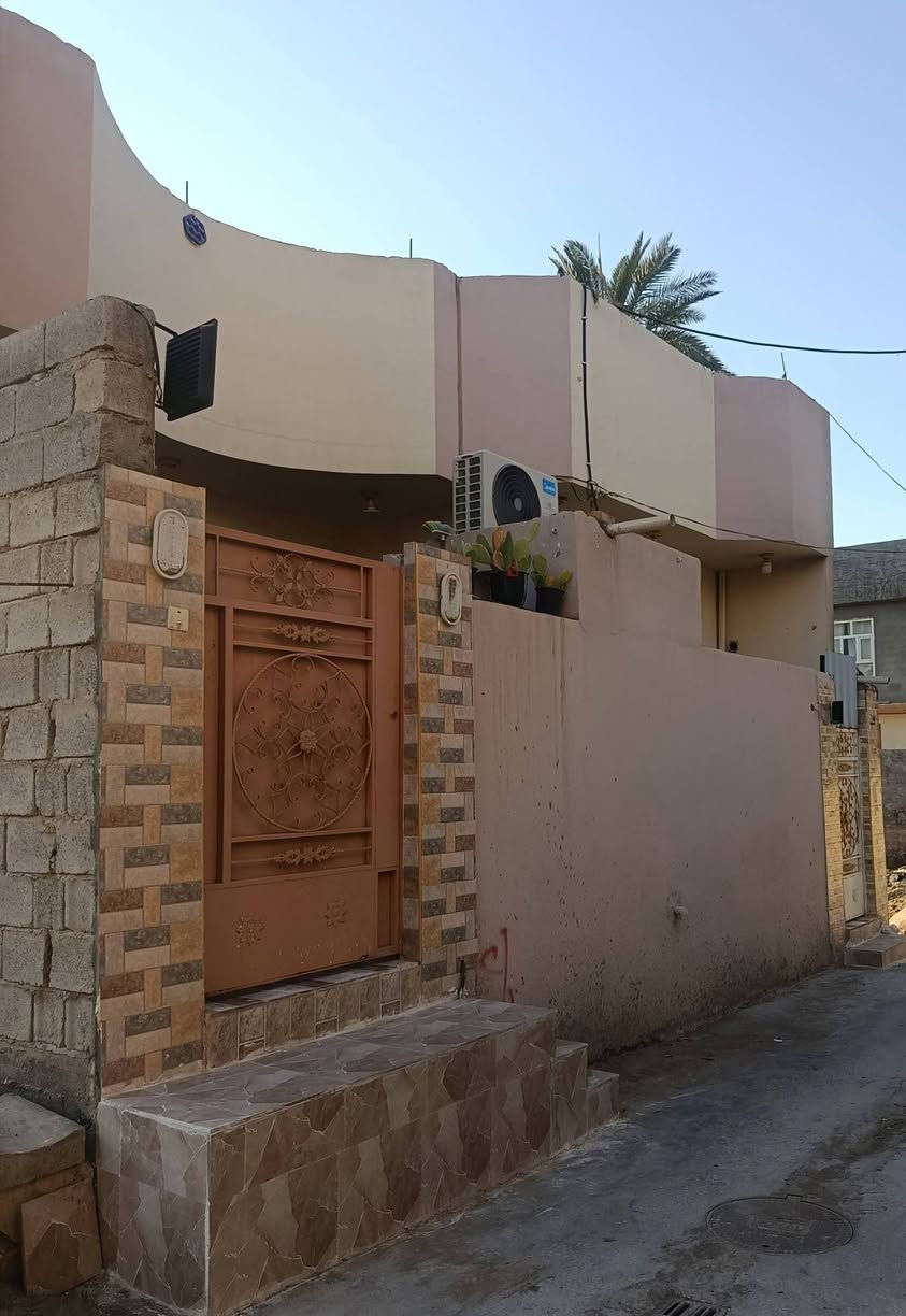 دار 🏠 للبيع في الهويدر  -📍الممدية مال كطمة
قرب بيت صالح فياض 
المساحة : 125م
طابقين بناء حديث
للاستفسار : *********** او راسل الخاص

