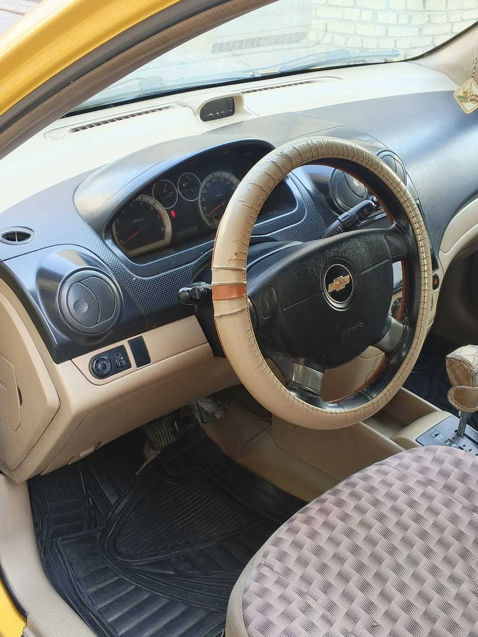 سلام عليكم سياره افيو للبيع خليج مكينه كهربائيات كامله سياره جاهزه تخم تاير جديد  بغداد *********** اي استفسار اتصل بالرقم ملاحظه السياره  جاملغ امامه فقط صفر هيئه وغرامة موديل 11 سياره جاهزه مفتوح مشروع وطني سعر 58
