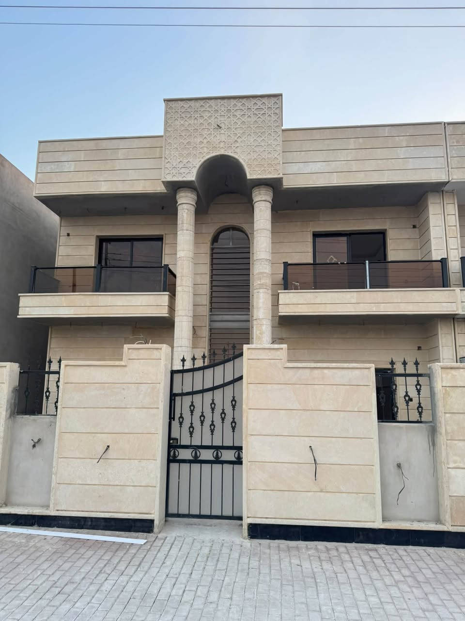 فله للبيع مجمع السلطان موقع مميز مطلع ع الشارع العام

طابقين 🏡

خمس غرف نوم واستقبال وصاله وسطيه ومطبخ

موقع مميز مطله ع الشارع العام مباشرا 

للتواصل عام التواصل عام ***********
