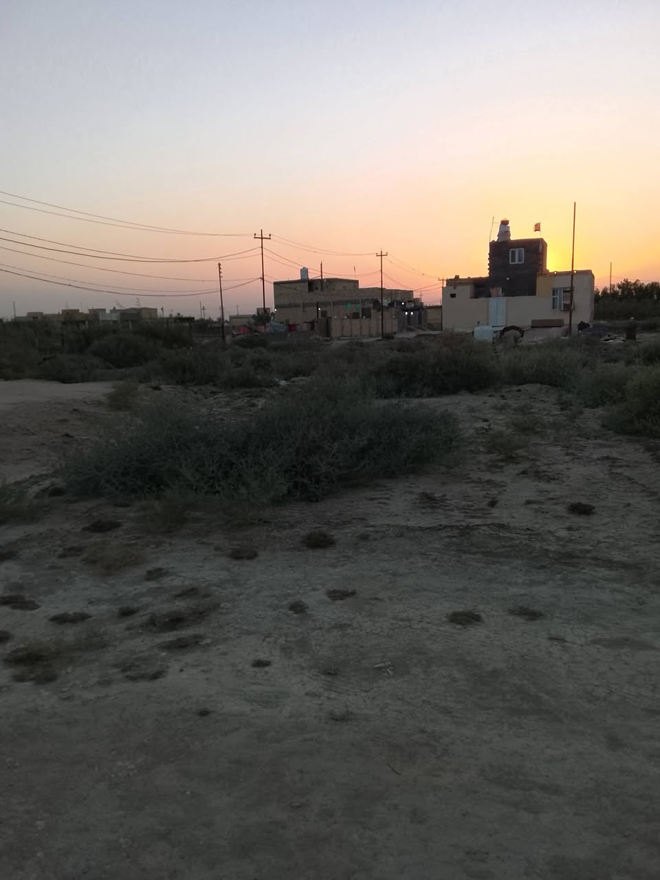 قطعة ارض زراعي للبيع 
المساحة 200 م 
واصلها خدمات
الموقع صوب البطاط قرب گاع أبو غزوان 
النزلة الثالثة نهاية الشارع الرئيسي على اليمين
السعر 22 مليون 
للأستفسار الاتصال على ***********

