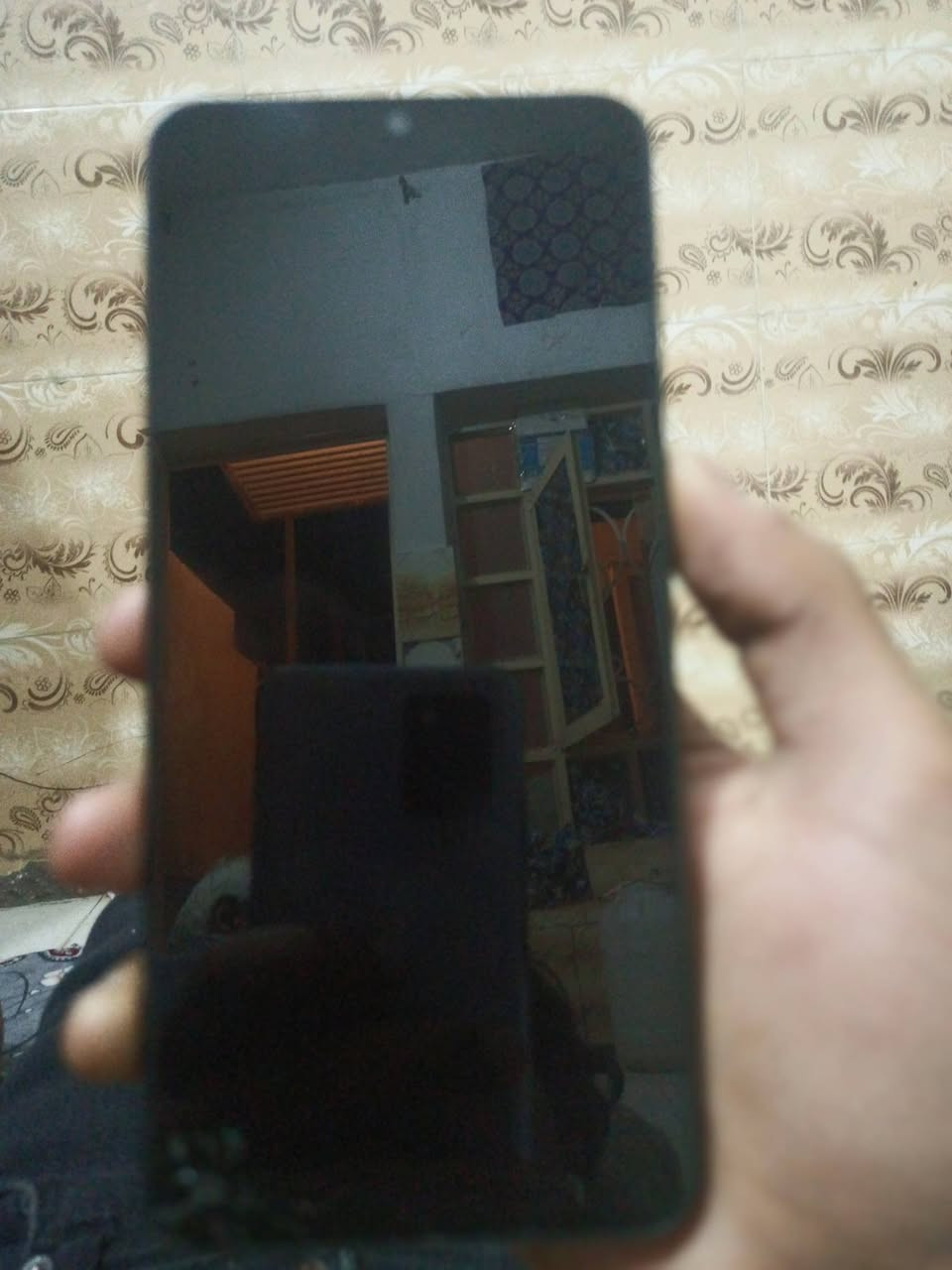 سلام عليكم هاذا جهاز للبيع او مراوس بكس ماكس صوره كبالكم الجهاز نضيف ما مفتوح مجرد هاذا الفطر جوه السعر 120بدون ملحقات مكاني كربلا حي العامل واتساب ***********
