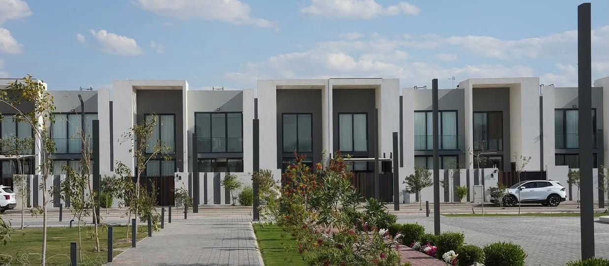🏡 بيت للبيع داخل مجمع البدور – فرصة للسكن والاستثمار! ✨

🔑 إذا تبحث عن بيت جديد بمواصفات مميزة وسعر مناسب، هاي فرصتك!

🏠 تفاصيل العقار:
📐 المساحة: 220 م²
📍 الموقع: داخل مجمع البدور، بموقع مميز
🆕 البناء: جديد
☀️ مجهّز بمنظومة طاقة شمسية
🚪 باب كهربائي

💰 إعادة بيع بسعر مناسب جداً!

✨ بيت يجمع بين حداثة البناء، وراحة السكن، ومميزات الاستثمار.

📞 للاستفسار والتواصل:
***********

📩 للمزيد من التفاصيل، راسلونا خاص.
