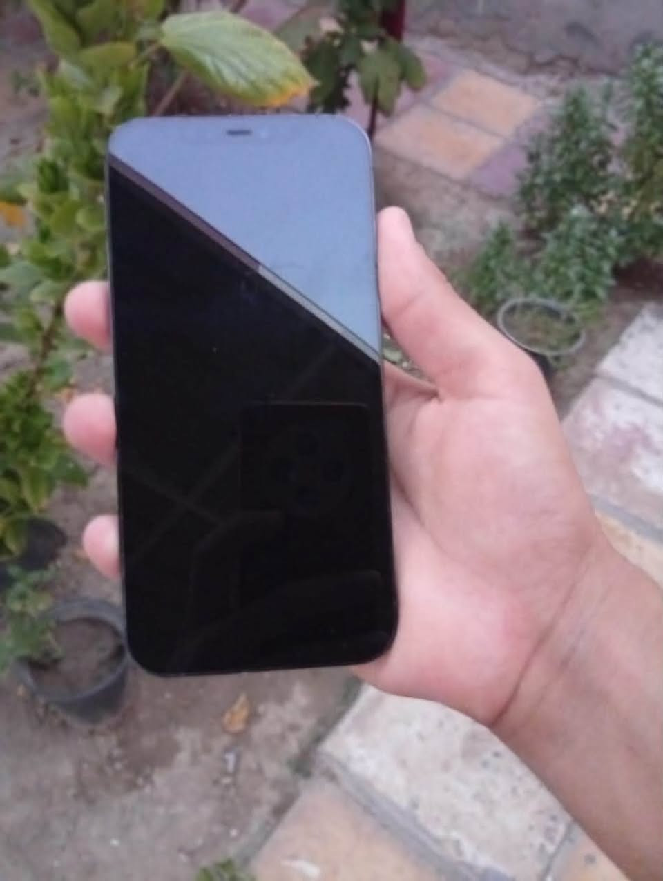 �🔥 للبيع iPhone 12 Pro Max 🔥
✨ جهاز نظيف وأنيق، كلشي أصلي وما بي أي تبديل
🔋 البطارية: 78% أصلية
🛡️ مكفول كفالة عامة
💎 حالة الجهاز تخبل وما شاء الله عليه
🚀 أداء قوي ومواصفات عالية، وشاشة 6.7 إنش وكاميرات Pro مميزة. (دعم أبل⁠￼)

📌 الجهاز جاهز للفحص والتجربة أمام المشتري
💰 السعر: 500 الف  وبي مجال 
مكاني ناصريه مركز 
الرقم : ***********
