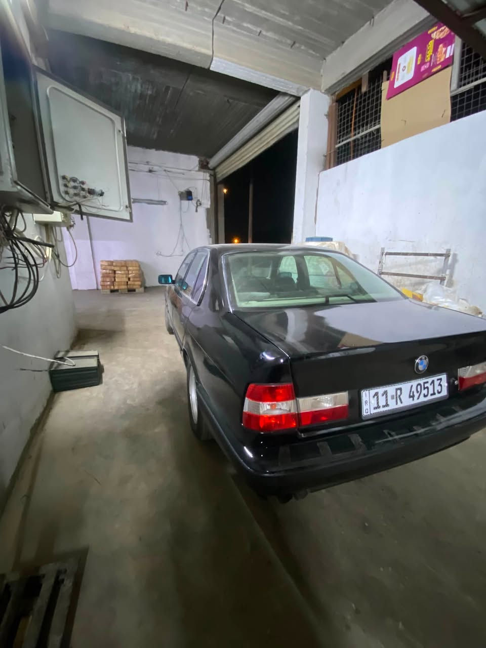 السلام عليكم من بعد اذن الادمن المحترم للبيع Bmw535
مديل ١٩٩١ اصل ٥٣٥ 

كير اوتو 

دعاميات ام 

سلايد طكتين 

كهربائيات كلهة شغاله 

تبريد ويه السويج 

غرفه كشنات ام كهرباء 

مصبوغه جديد صار اسبوعين 

ويل خليه تخم تاير جديد 

بيهة منضومة غاز 

الكير بي تخير بل بك منقص دهن لو فلتر 

القماره مالتهة مبدله ومشتغليهة شغل  مضبوط راجعه بلاد علمود السلايد 

سياره حلوه ومرتبه 

مكاني بغداد السيديه 

للبيع فقط 

*********** 

*********** 

السعر 

٤٠ ورقه وبيهة مجال كلش بسيط حك الجيه
