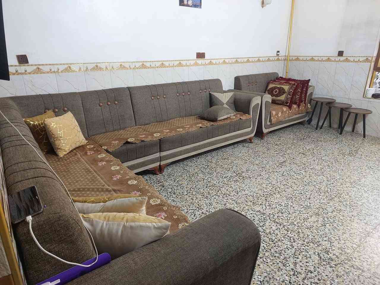 تخم مع طبلات للبيع سعرهن ٤٥٠ وبيهن مجال 
***********
