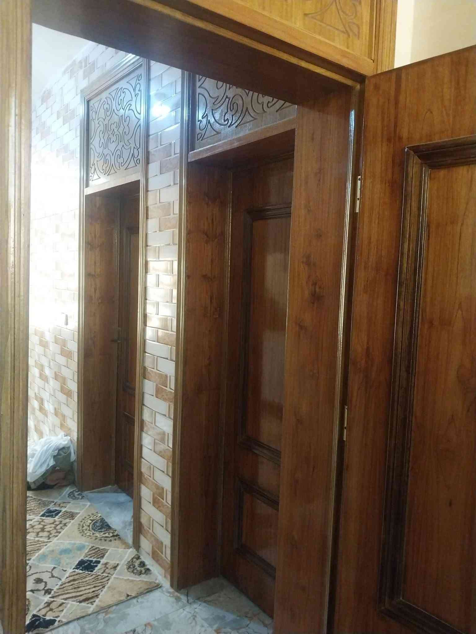 الدار للبيع بناء حديث درجة أولى طابقين شارع سيد علي المساحه ١٠٠متر سند طابو زراعي السعر ٩٠ للإستفسار الإتصال ***********
