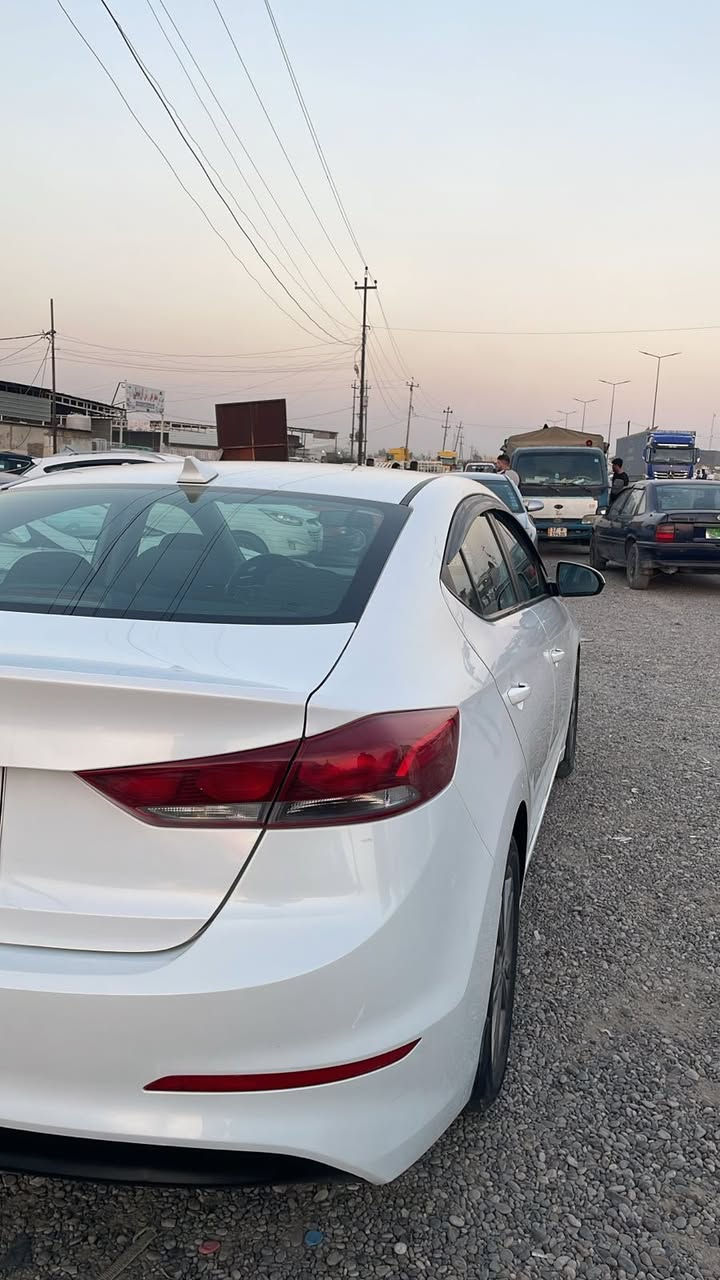 للبيع Hyundai Elantra 2018 🤍

✨ نظافة استثنائية — مال بيت
🔹 موديل 2018
🔹 لون أبيض
🔹 محرك 2000 DOHC
🔹 كير AT
🔹 السيارة نظيفة جدًا جدًا ومرتبة
🔹 استخدام شخصي ومحافظ عليها
هذا الشاصي 5NPD84LFXJH343839 
ضرر سطحي بيها باب سايق و جاملغ صبغ 
✅بدون دواخل 
✅بدون ايرباك
📍 الموقع: الحمدانية

💰 السعر: 115$ و بيها مجال بسيط
السيارة مثل ما مبينة بالصور، النظافة تحچي عن نفسها.

للتواصل :***********
