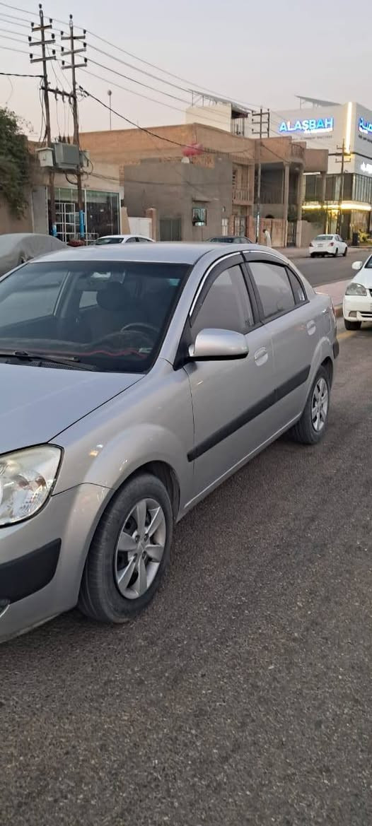 كيا ريو  برايد  2009  
ارقام  شمالي بدون سنوية 
دخول جديد 
گصه جنطه 
السياره جديده  ماشيه 190 ألف 
السعر 38 مجال بسيط 
***********
