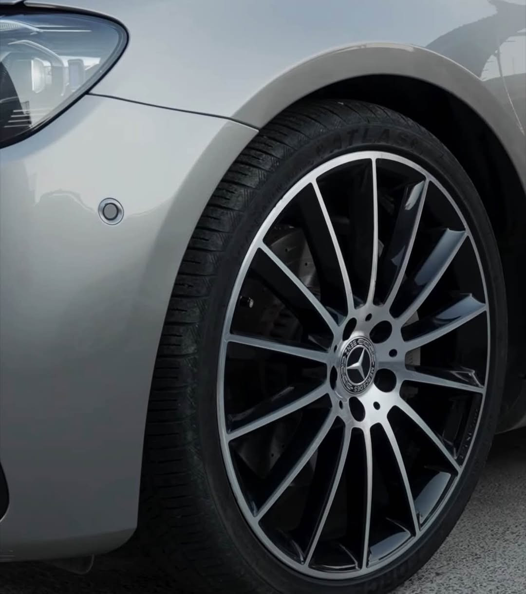 2021 Mercedes Benz E-Class گاز
٤ پستون ٢.٠ لتر توربو
١٩٧ ئەسپ و ٤٤٠ نيوتن متر له تورك
گێڕ توماتيك ٩ نمره
كلين
٧٠،٠٠٠ كيلومتر
$٣٥،٠٠٠ و مجال
________________________________

٢٠٢١ مرسيدس بينز اي كلاس ديزل
محرك ٤ سلندر لترين توربو
ناقل الحركة ٩ سرعات
١٩٧ حصان و ٤٤٠ نيوتن متر من العزم
السيارة كلين
٧٠،٠٠٠ كيلومتر ماشية
السعر: ٣٥،٠٠٠$ و بيها مجال

***********
Korek
WhatsApp
__________________________________ أربيل, العراق
