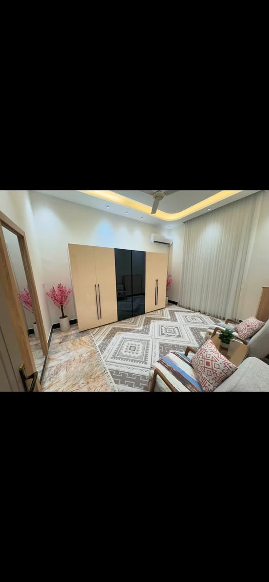 سلام عليكم غراض بيت للبيع كله درجه اوله مشتغله عد السنديان مال بيت كامل  كنتور ٦ بيان غساله سامسونك ثلجه هيتاشي كله ضمان ١٠ سنوات سبالت عدد ٣ ٢ طن واحد ٣ طن وه وميز طعام درجه اوله كل غراض ثقيل  غرفه نوم درجه اوله تخم تركي كلشي اكو رقم صاحب غراض ***********ملاحضه غراض جديده كرتون تلفزيون ٧٥ هايسنز ميز تلفزيون
