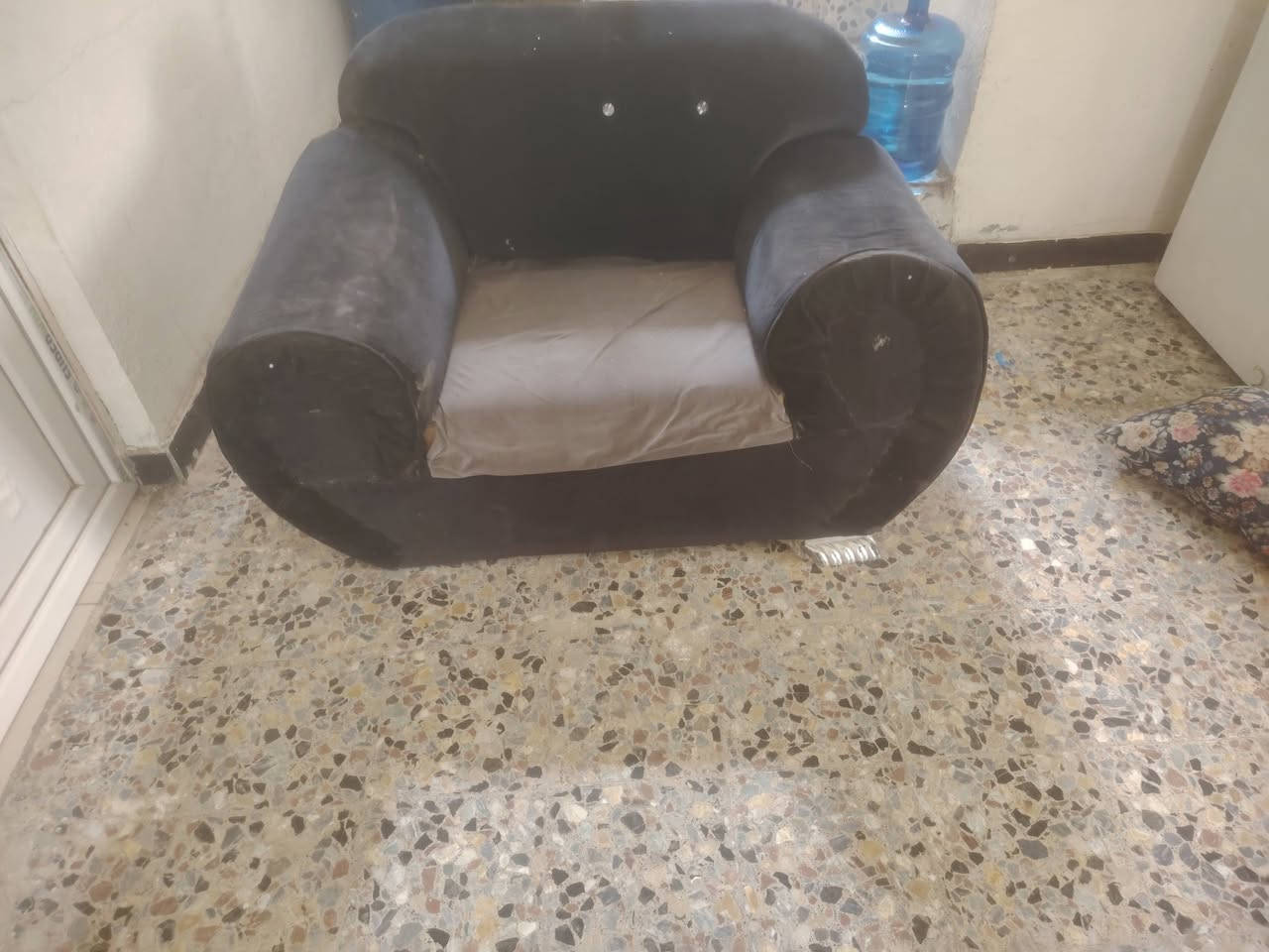 تخم • كنب • للبيع