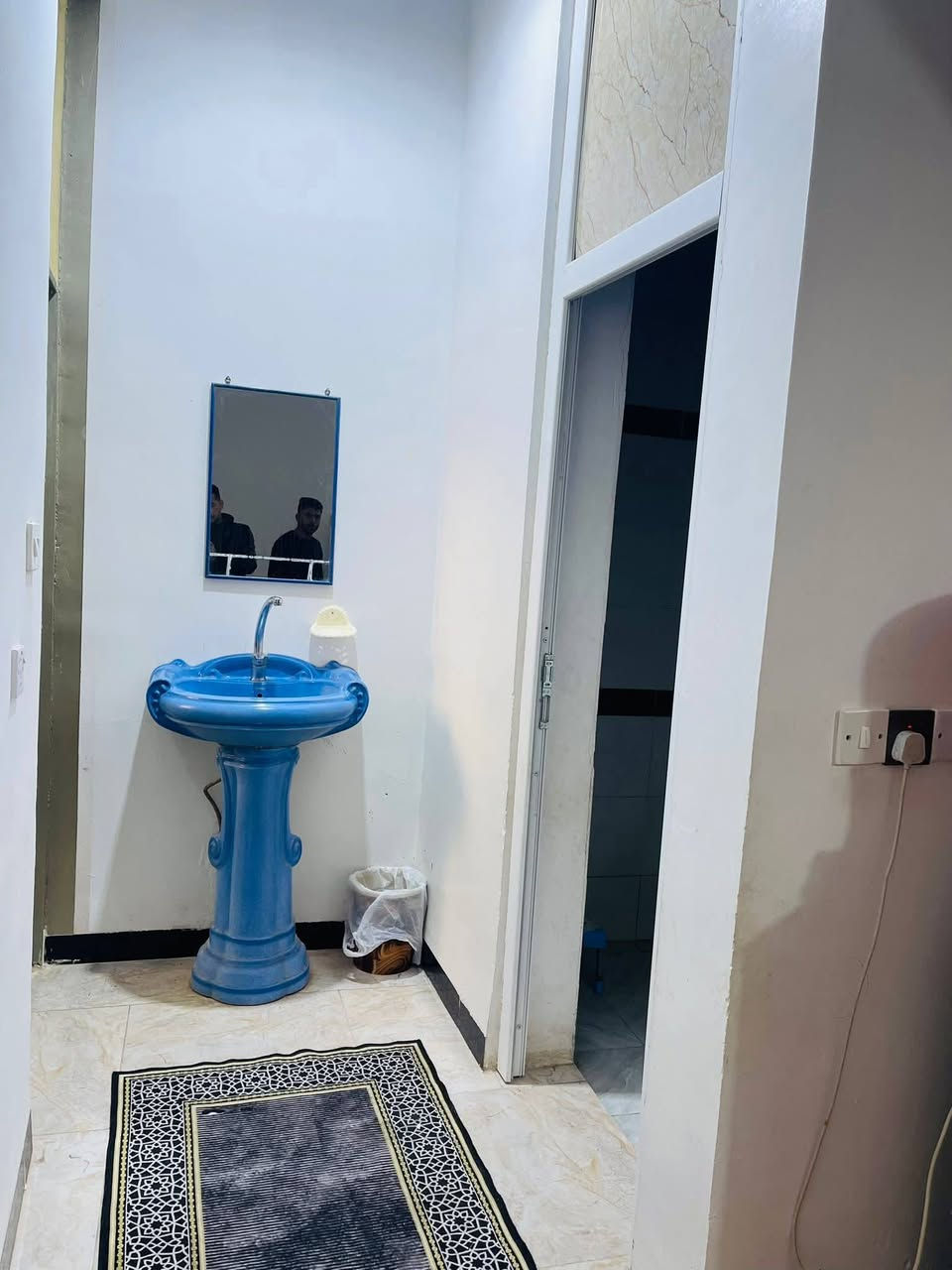 #للبيع
بيت مساحته 130 متر وقف قادري 
الموقع ديالى بعقوبة باب الدرب الشمالي قرب الجامع الجديد 

البيت موضح بالصور 
بناء حديث 
كراج استقبال ومطبخ وصاله وصحيات وغرفه 
نقص بيتونه وستاره 

بسعر مناسب 30

تسديد للوقف بلسنه 250 الف 
للاستفسار الاتصال برقم 
او مراسلتنا علواتسات 
***********
***********
للنشر مراسلتنا علواتساب 🌷

#عقارات #اخبار #fypシ゚ #بيع #trend #اكسبلور #عقار #ديالى
